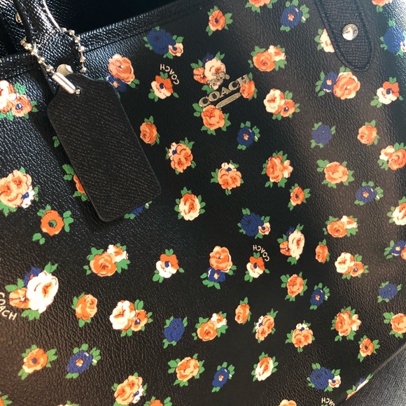 Beautiful Coach Purse  - Picture 2 of 8